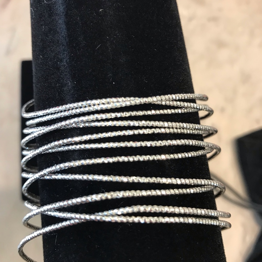 Pretty Rhinestone cuff bracelet - Picture 4 of 4